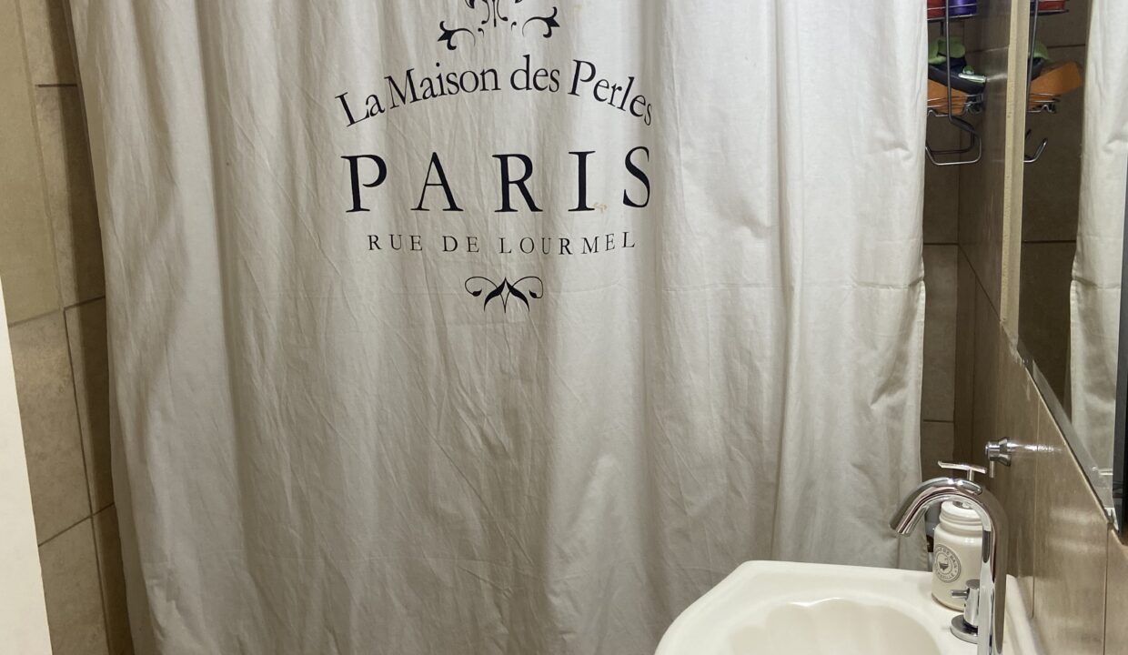 01552170-AD98-46EE-9905-401837B5866E