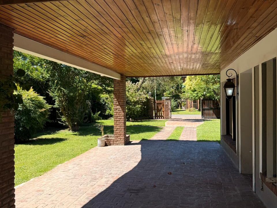 WhatsApp Image 2025-11-25 at 14.54.41 (2)