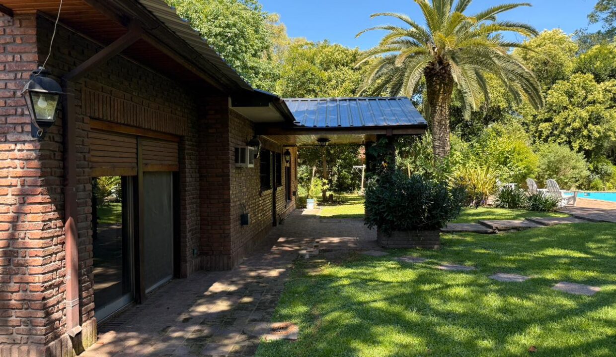 WhatsApp Image 2025-11-25 at 14.54.42 (1)