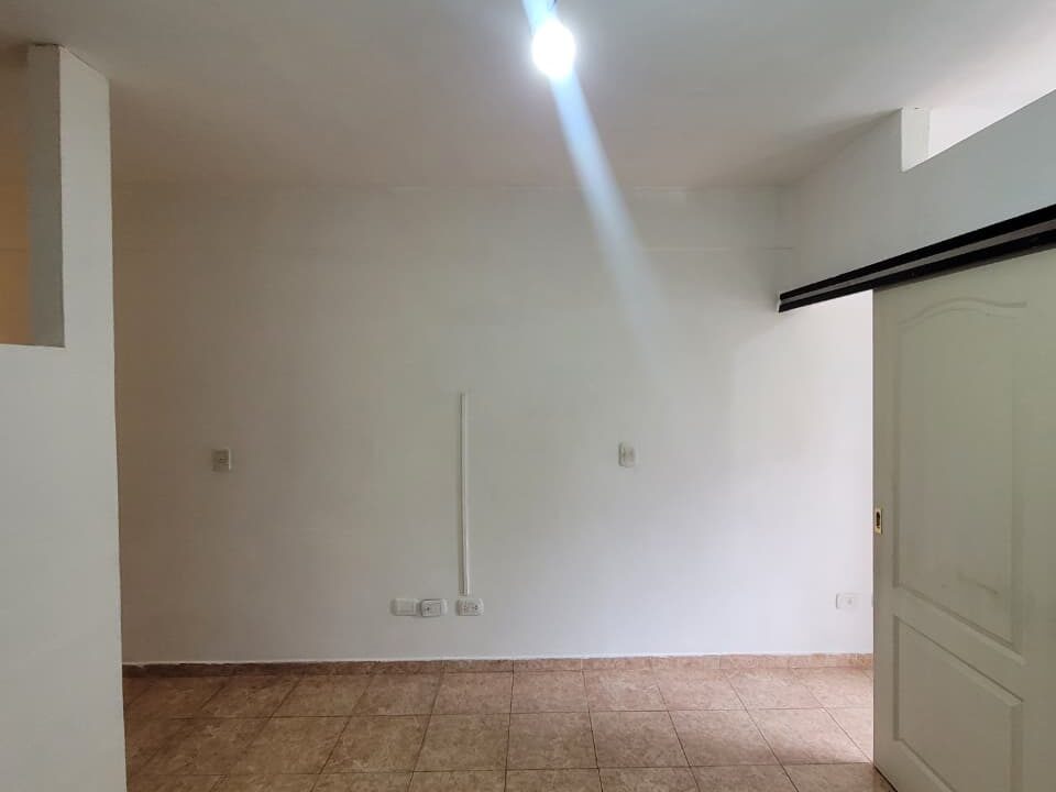 WhatsApp Image 2025-12-01 at 10.41.47 (2)