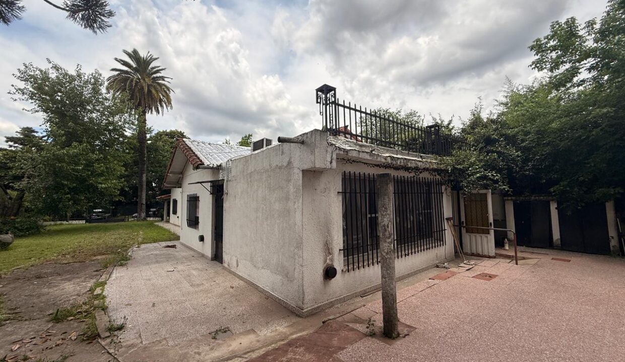 WhatsApp Image 2025-12-02 at 12.29.47 (1)