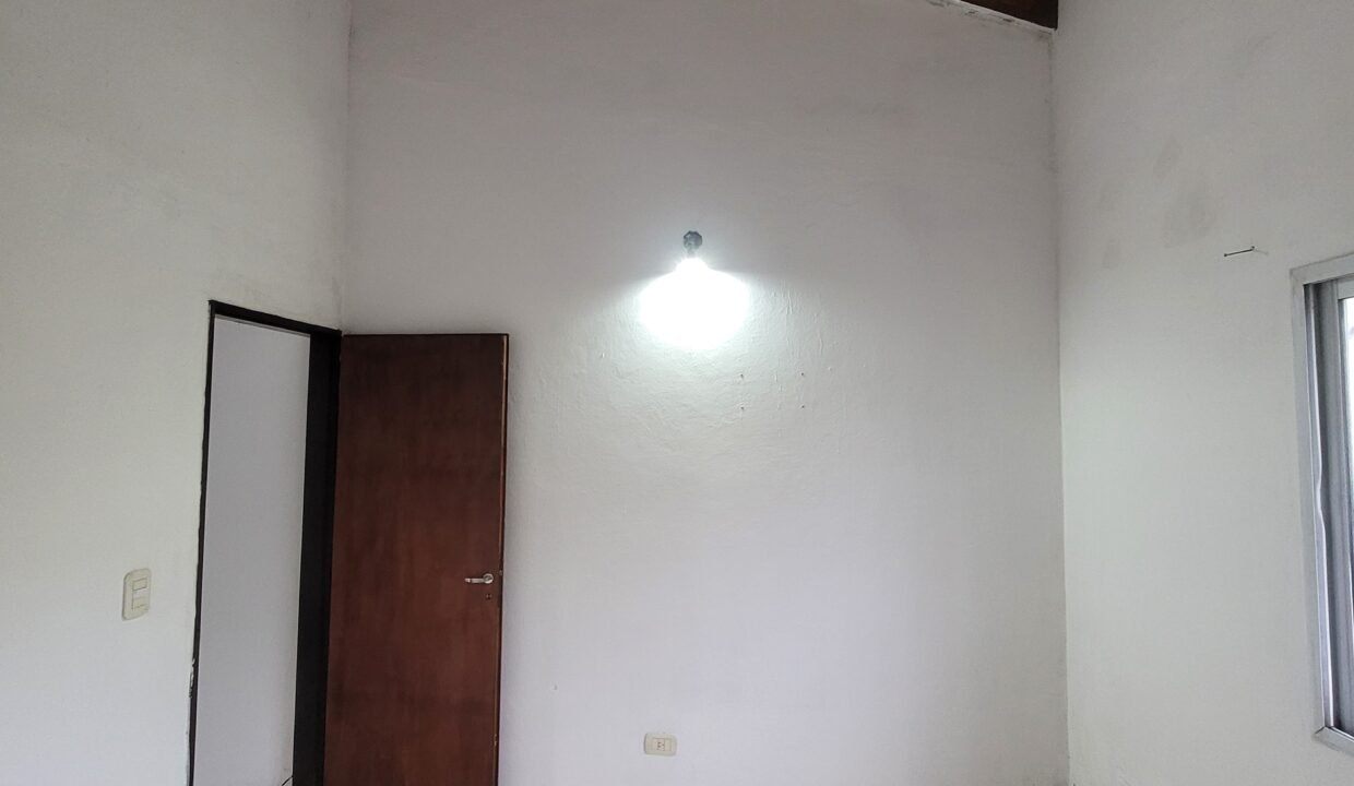 1000812629